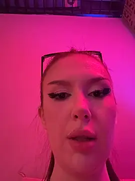 DianaGlow's cam snapshot