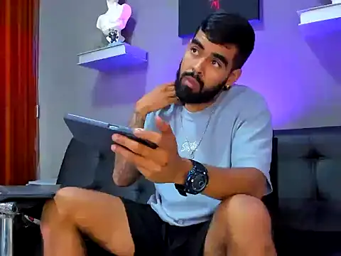 black_kameron_'s cam snapshot