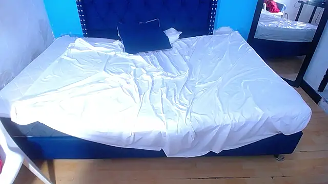 kinky_redhead18's cam snapshot