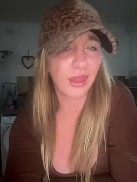 MimiMaee's cam snapshot