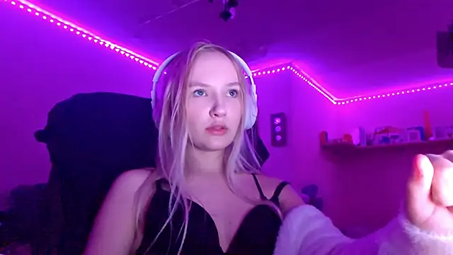 KarinRobertson's cam snapshot