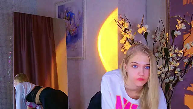 4example_Chloe's cam snapshot