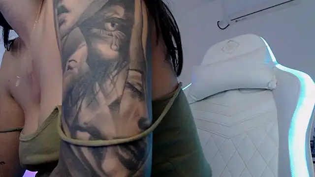 DramaQueen__'s cam snapshot