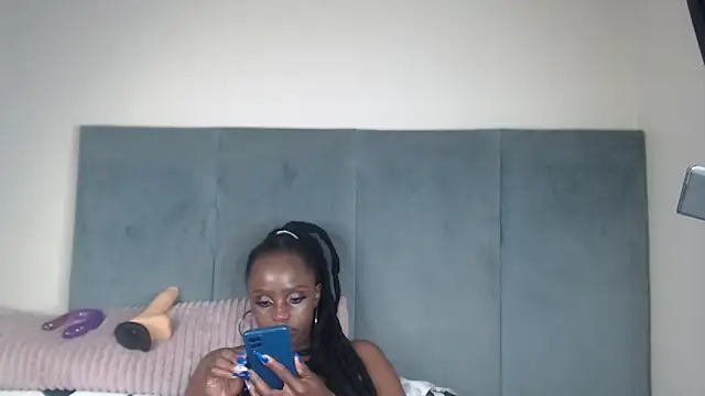 Jah-Queen's cam snapshot