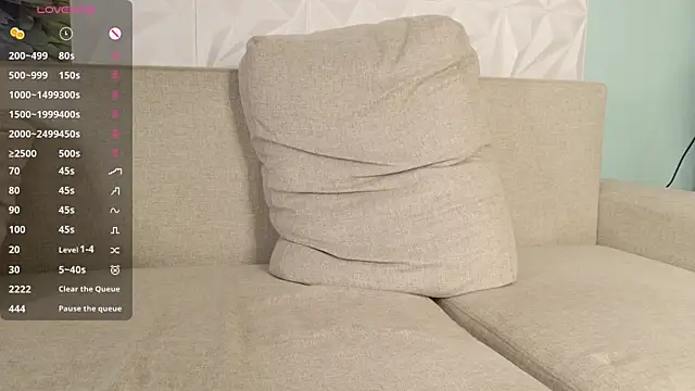 Playful_Lia's cam snapshot