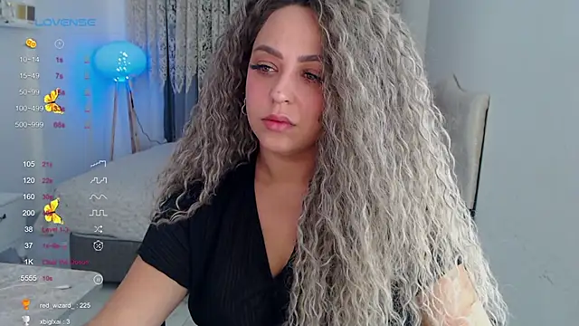 _Just_a_queen_3's cam snapshot