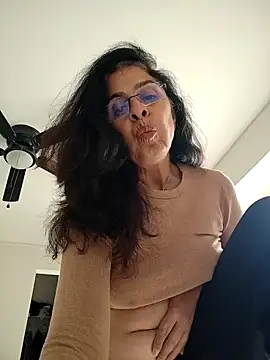 NakedMILFx's cam snapshot