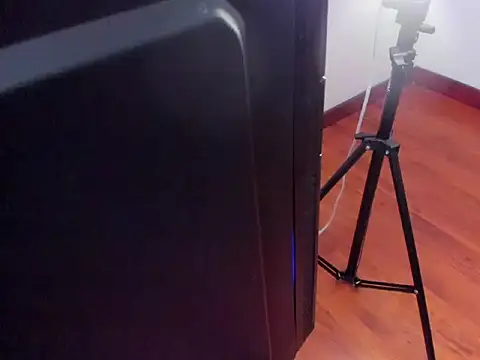 IssamilfX's cam snapshot