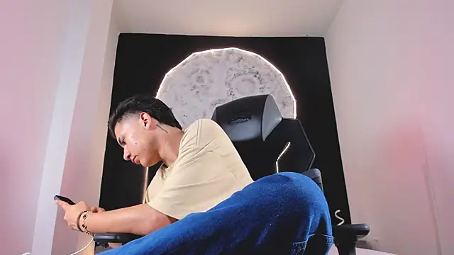 liaamsmiith_'s cam snapshot