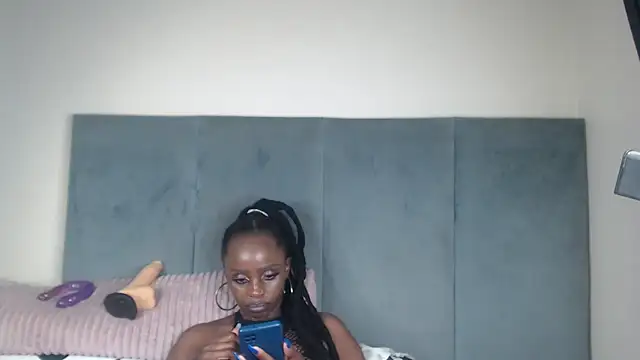 Jah-Queen's cam snapshot