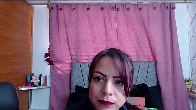 VIOLETTA-HOT's cam snapshot