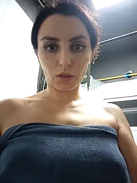 Izabella_Bella live sex cam