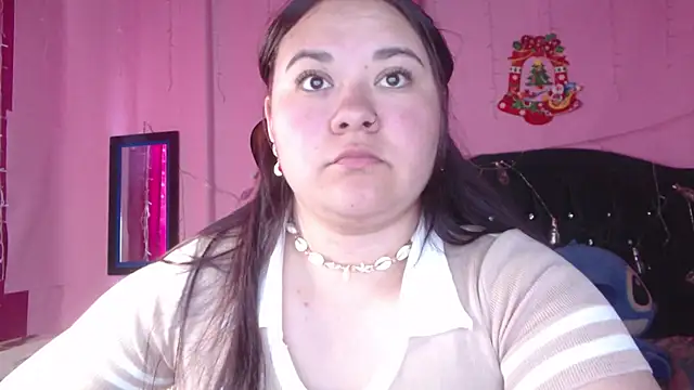 NikkiRous_'s cam snapshot