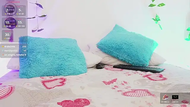 saraBow's cam snapshot