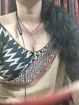 bhuvana_555's cam snapshot