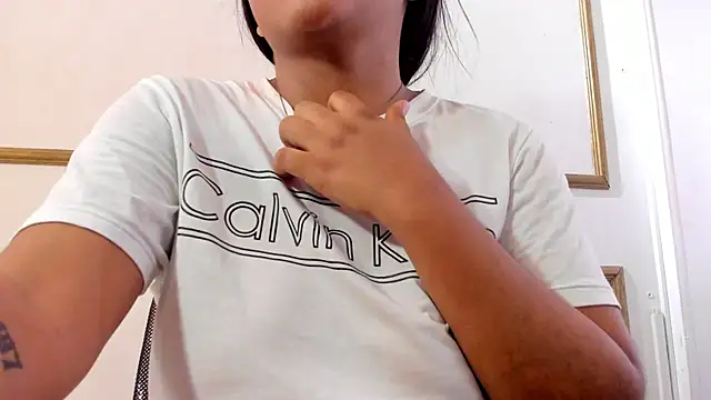 veronica_em1's cam snapshot