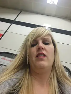 Sexybiene969 live sex cam