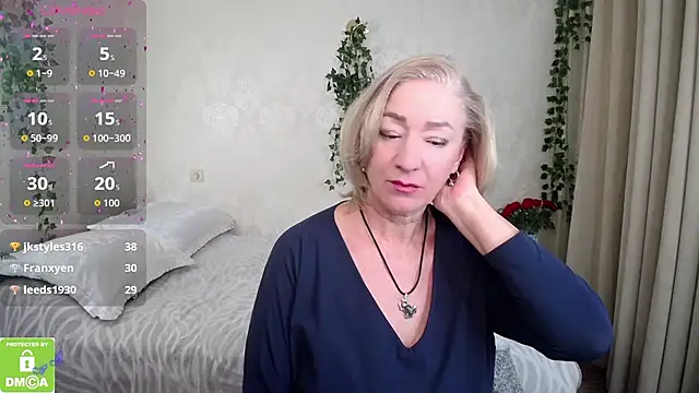 hunters_woman's cam snapshot