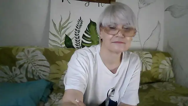 Catty_Lady's cam snapshot