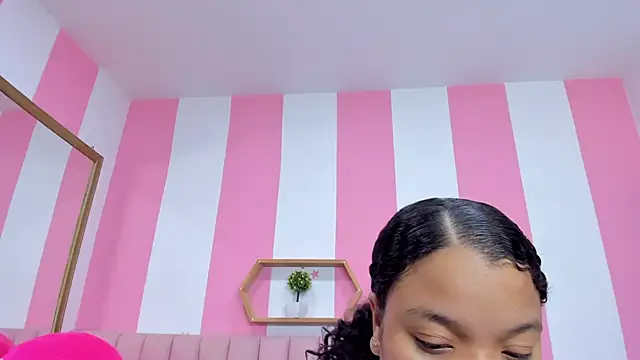 ISABELLA_020's cam snapshot