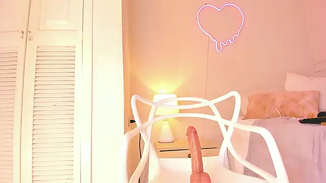 zoe_sky_'s cam snapshot