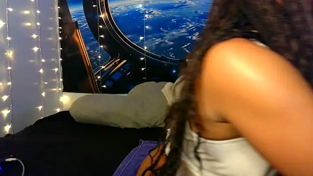 MrsToniTone's cam snapshot