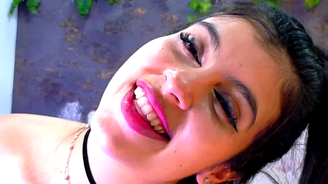 emily_jones_1's cam snapshot