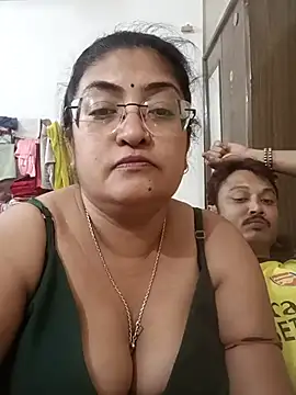 LAVERNIYA_'s cam snapshot