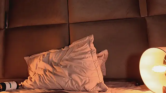 angelinepossy live sex cam