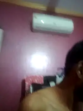 Hiddengirl143's cam snapshot