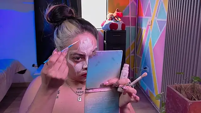 Cuttiealice's cam snapshot