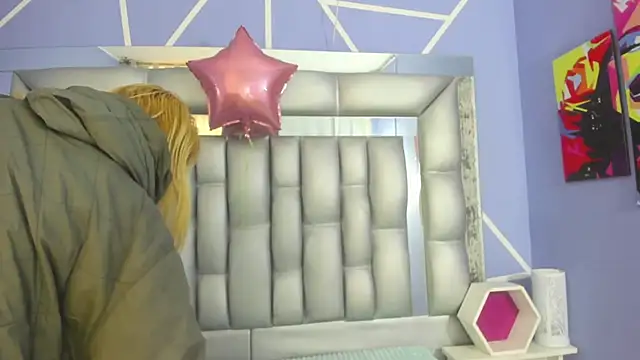 sophia_ny's cam snapshot