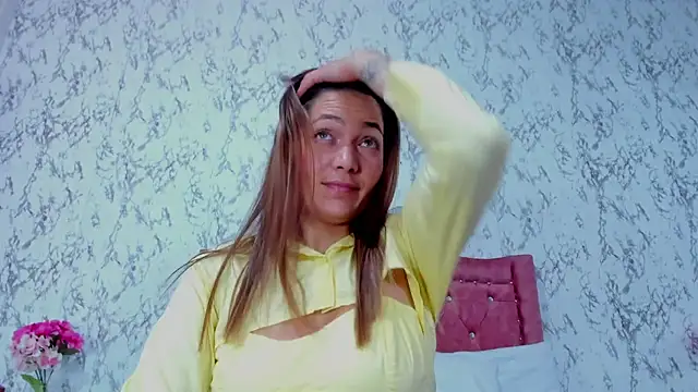 Mia_Malkovaa_'s cam snapshot