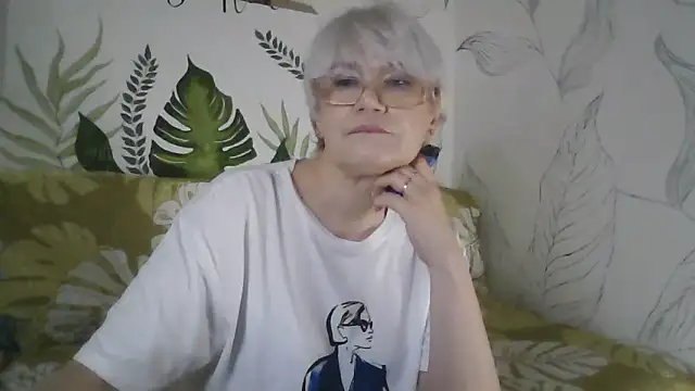 Catty_Lady's cam snapshot