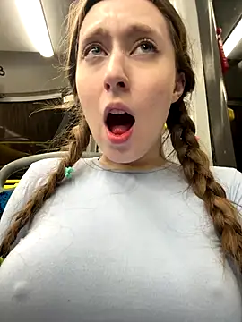 FroggyAnna live sex cam