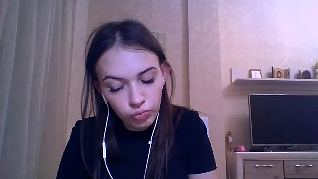 CeyaLier's cam snapshot