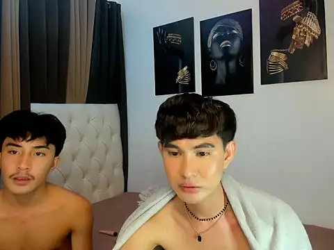 XloverXsiantwink live sex cam