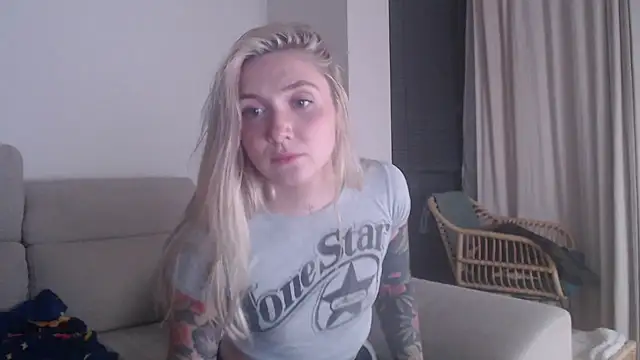 tattoobbgirl's cam snapshot