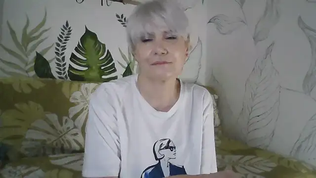 Catty_Lady's cam snapshot