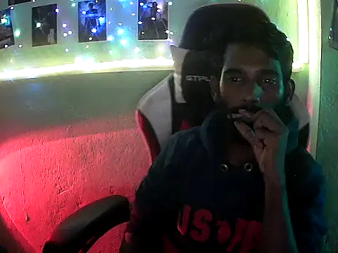 FriskyGender's cam snapshot