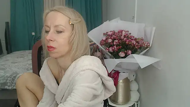 LuxuryNika's cam snapshot