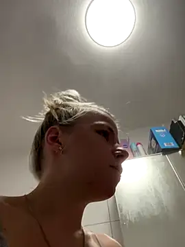 BlondieJujuVibe's cam snapshot