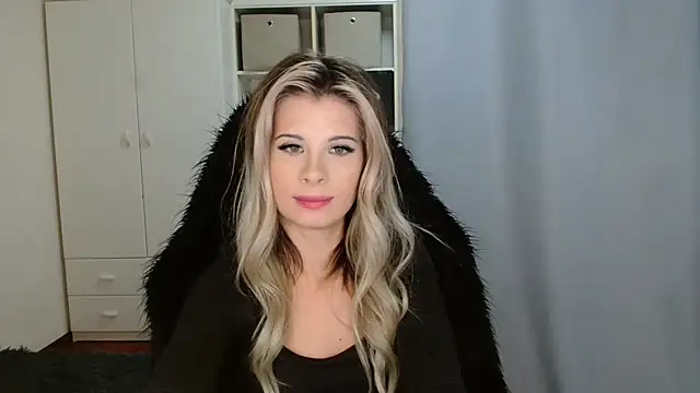 KristineGlow's cam snapshot