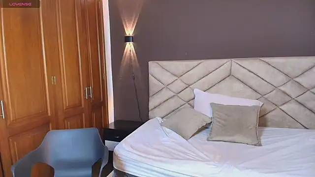 Angely_fox's cam snapshot