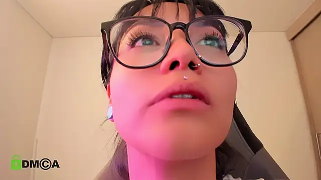 alice-rausing's cam snapshot