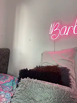 BarbieHotLaura's cam snapshot