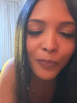 MOMMYJEVAA's cam snapshot