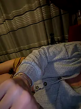 Hornyblond_Bella's cam snapshot