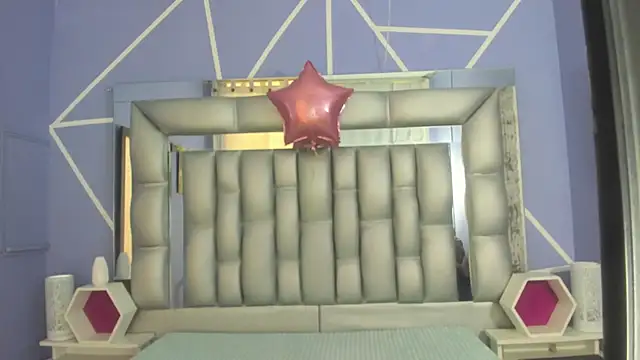 sophia_ny's cam snapshot