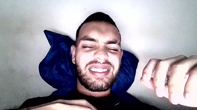 IanBlaze_'s cam snapshot